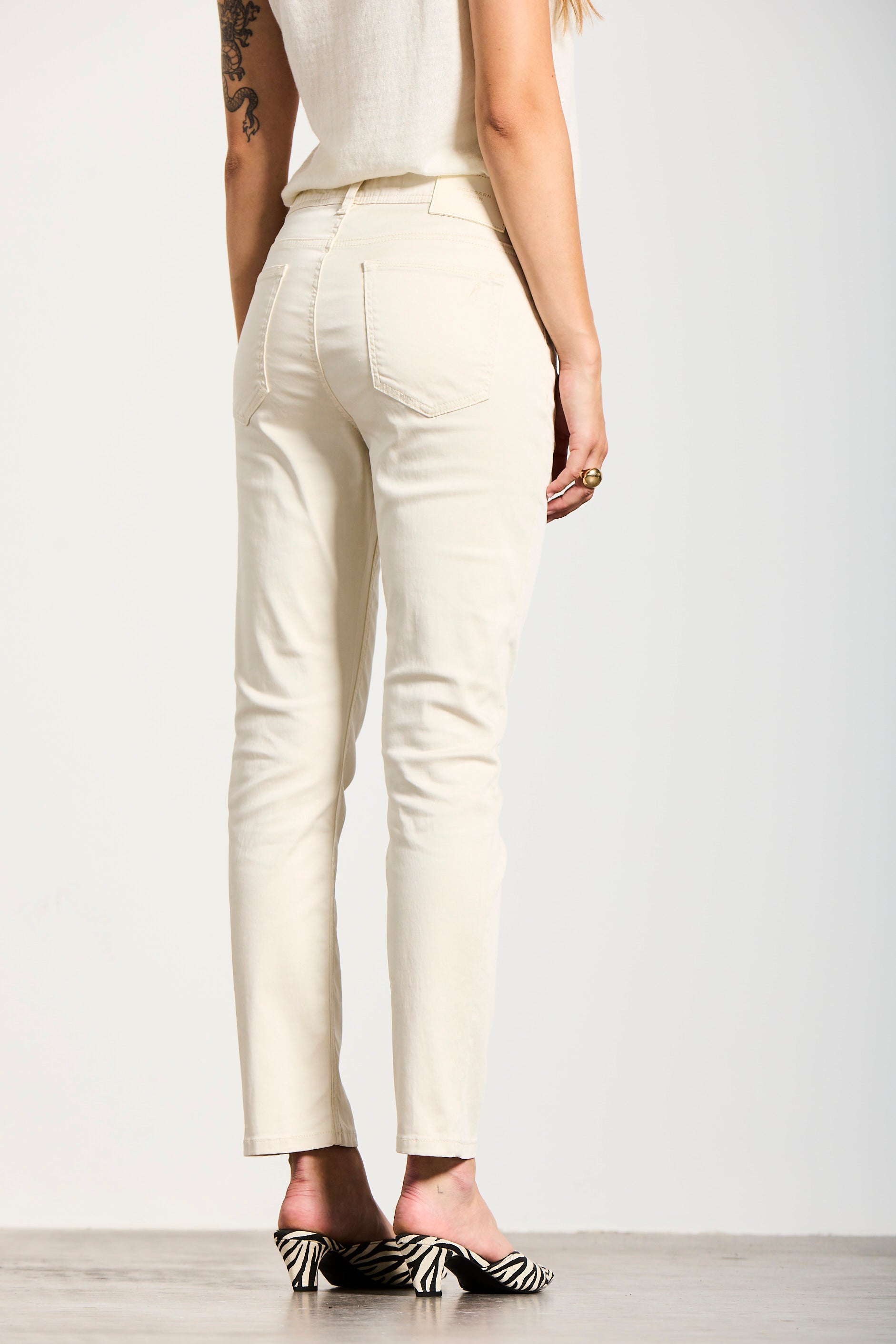 C4 | RELAXED FIT | OFFWHITE