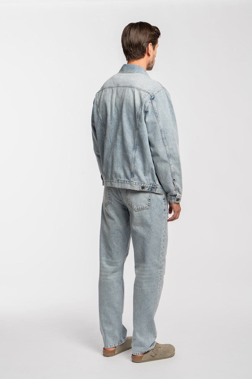 68 | THE CLASSIC JACKET | LIGHTBLUE
