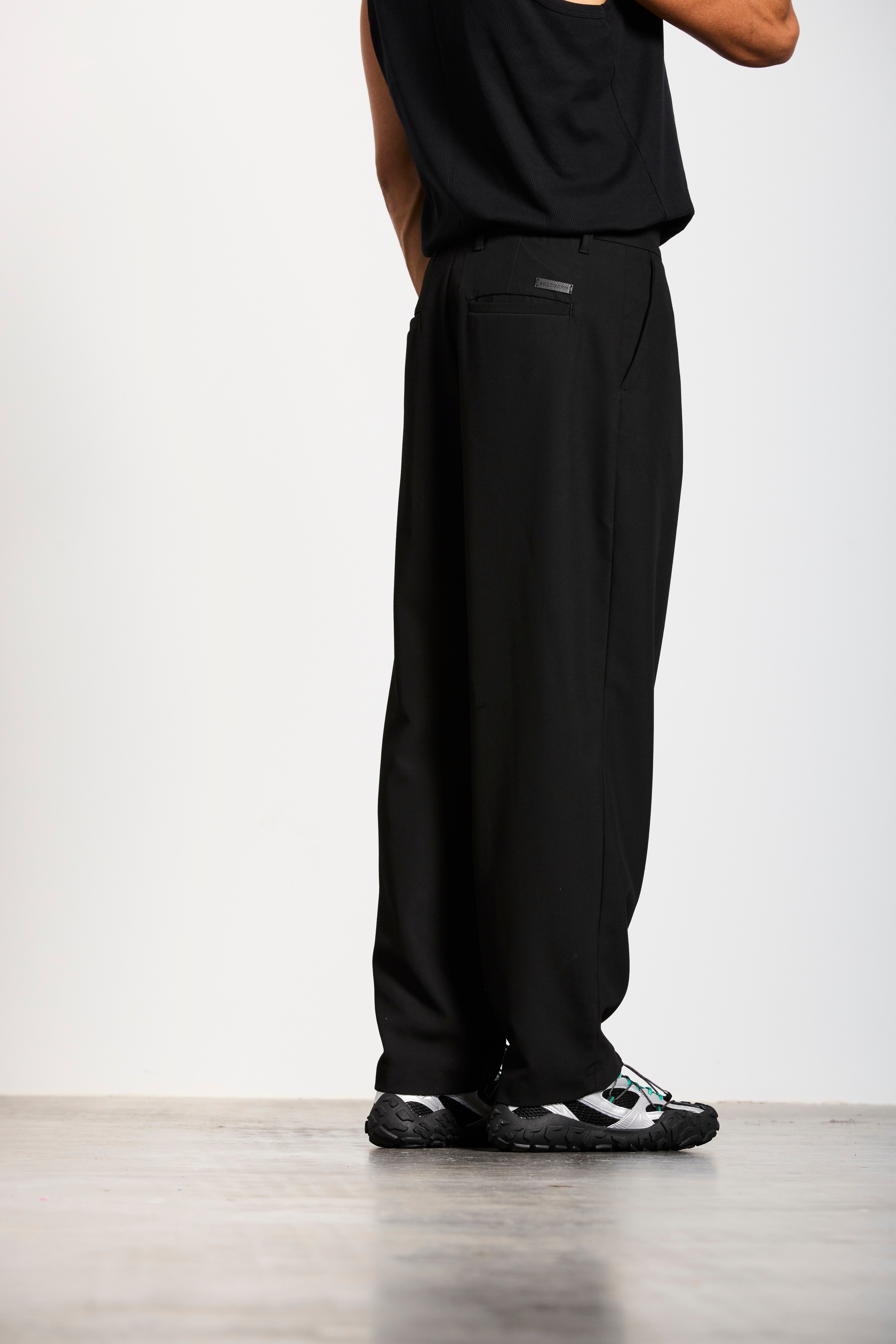 PARADEPLATZ | LOOSE FIT | BLACK GOLDGARN DENIM