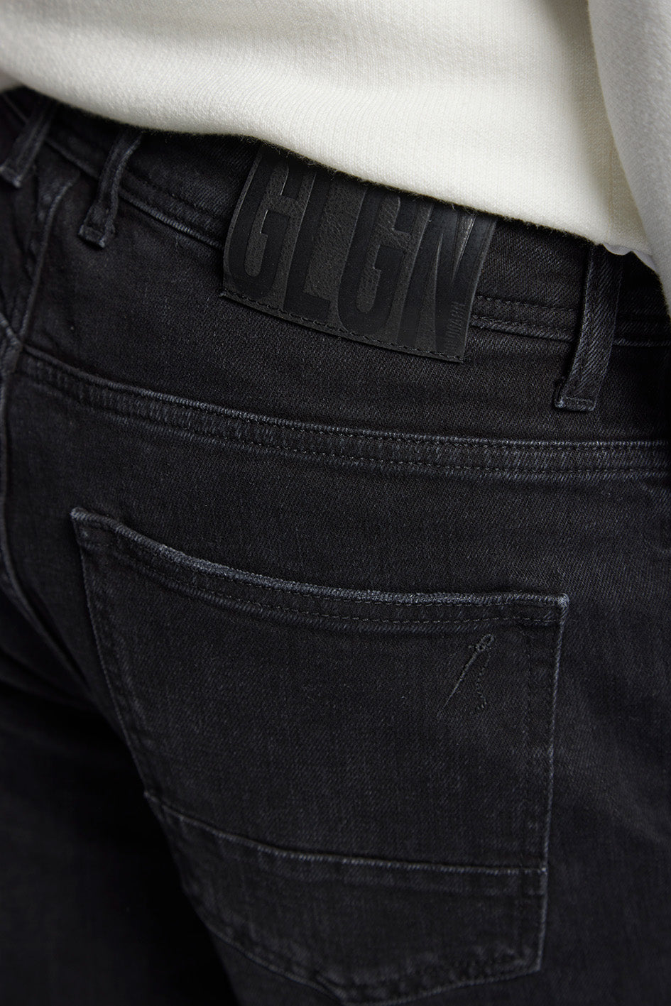 U2 | TAPERED FIT | BLACK