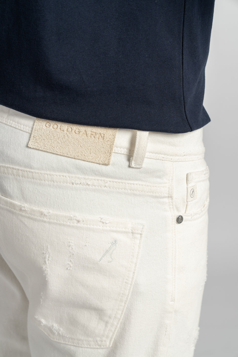 RHEINAU | RELAXED CROPPED | WHITE