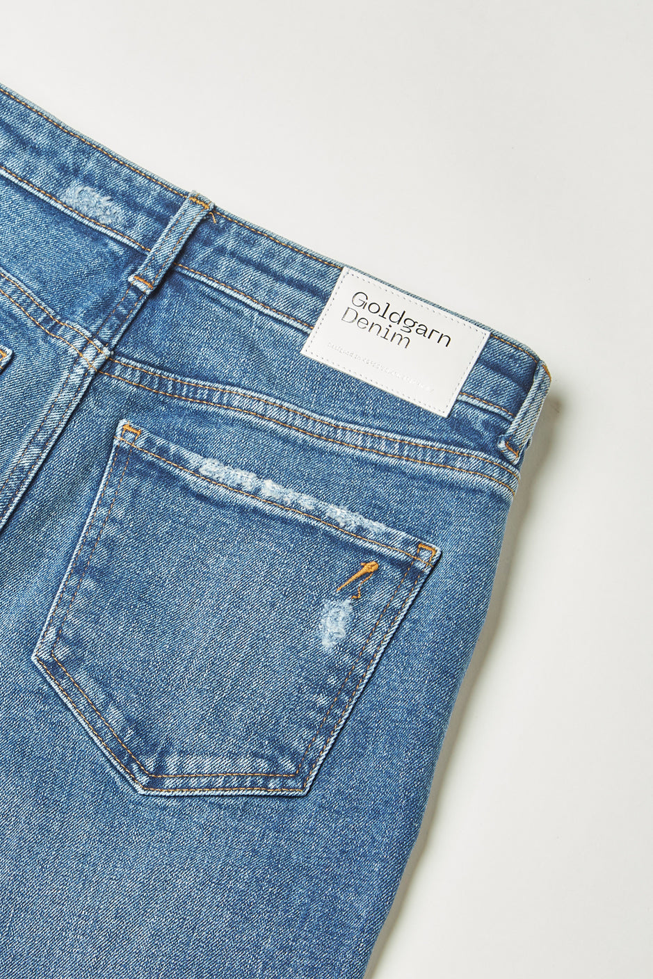 LINDENHOF | CROPPED | BLUE