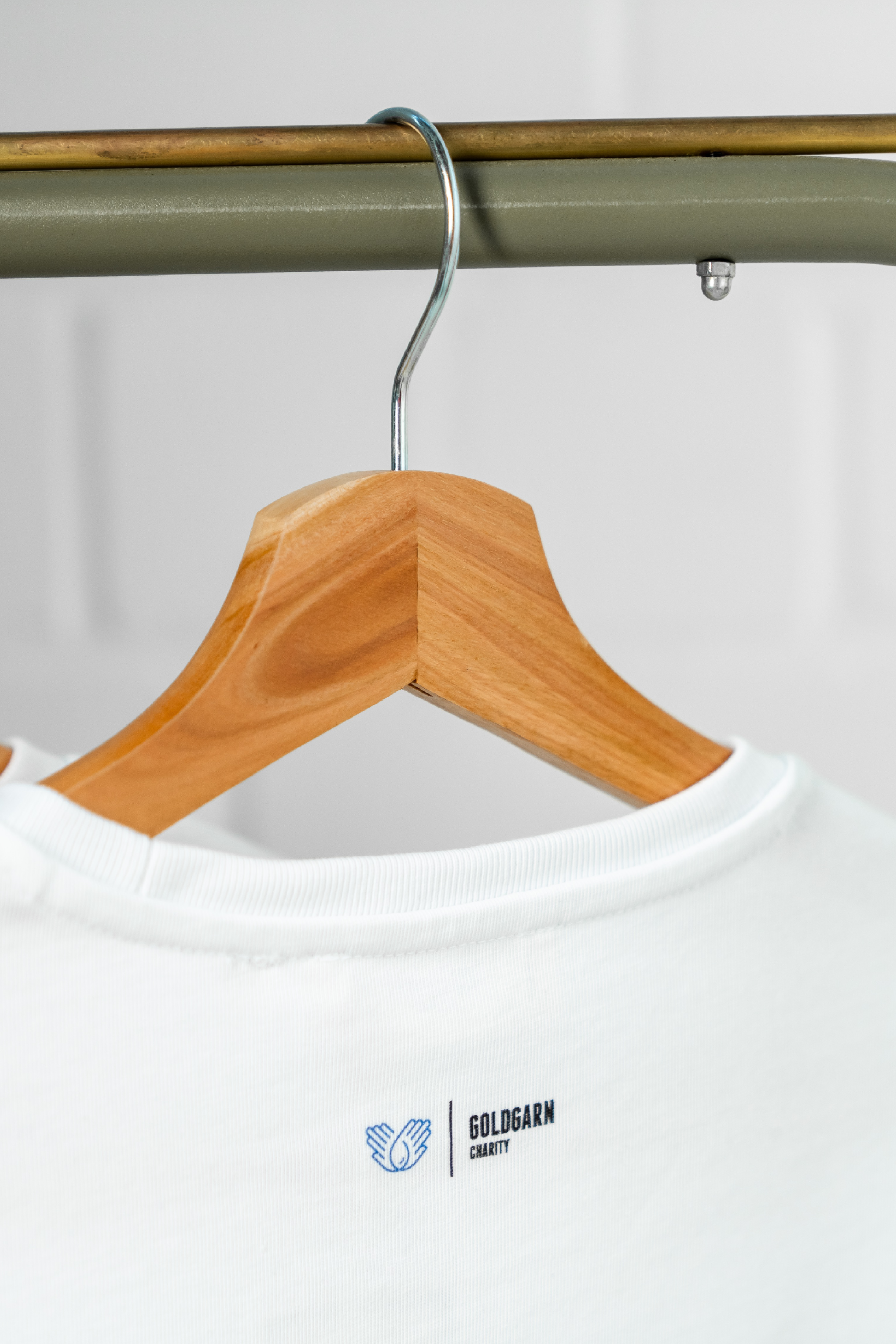 68 | THE CHARITY TEE `DIVING` | WHITE GOLDGARN DENIM